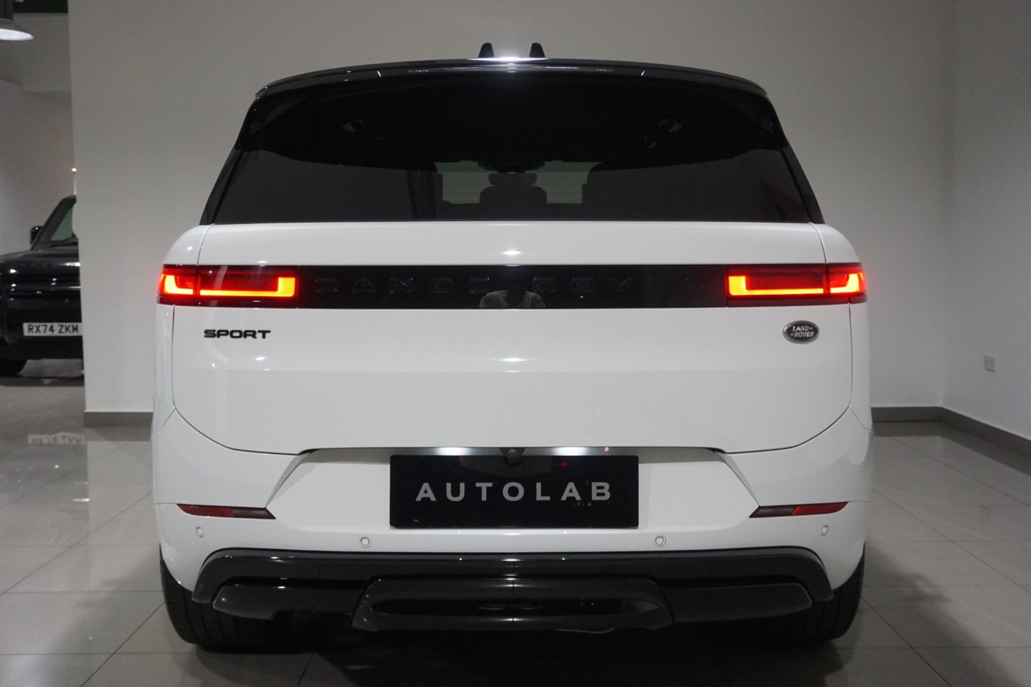 Land Rover Range Rover Sport 3.0 D300 MHEV Dynamic SE Auto 4WD Euro 6 (s/s) 5dr